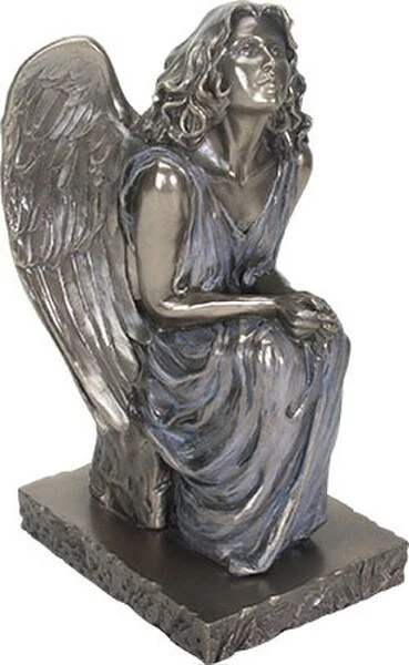 Angel Waiting Memorial Sculpture - Image 4