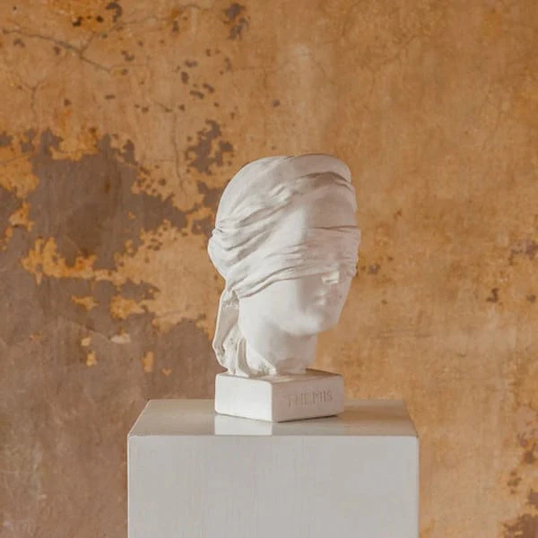 Blind Justice Themis Bust Sculpture - Image 4