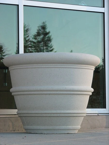Bristol Medium Architectural Garden Planter 26"
