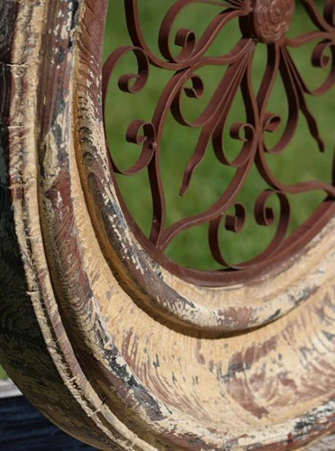 Distressed Architectural Wall Medallion Sculpture 32" - Image 3