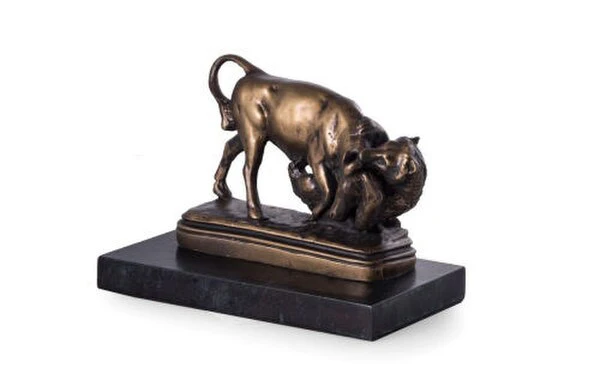 Eternal Struggle of Bull Bear Statue - Image 2