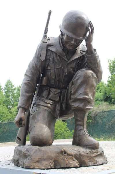 Fallen Soldier War Memorial Life-Size Sculpture - Image 8