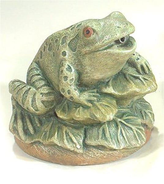 Frog On Leaves Piped Water Feature
