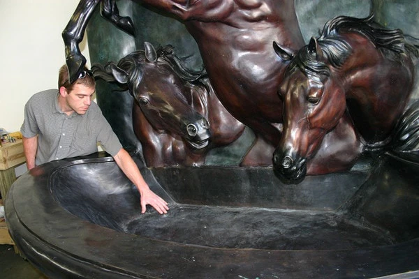 Three Horse Wall Fountain Medium Garden Sculpture - Image 4