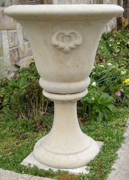 Jonathan Urn 26" High