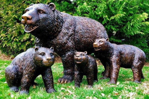 Life Size Bronze Bear Family Mom with Cubs - Image 4