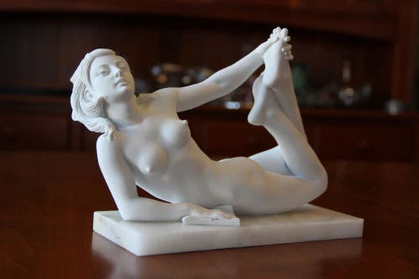 Lolita In Repose Statue - Nude Woman - Image 4
