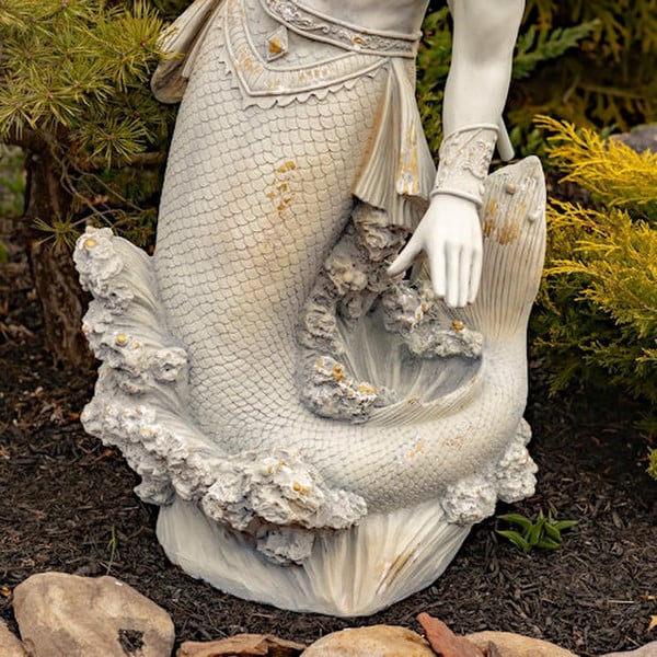 Merman Garden Statue Throwing Trident - Image 3