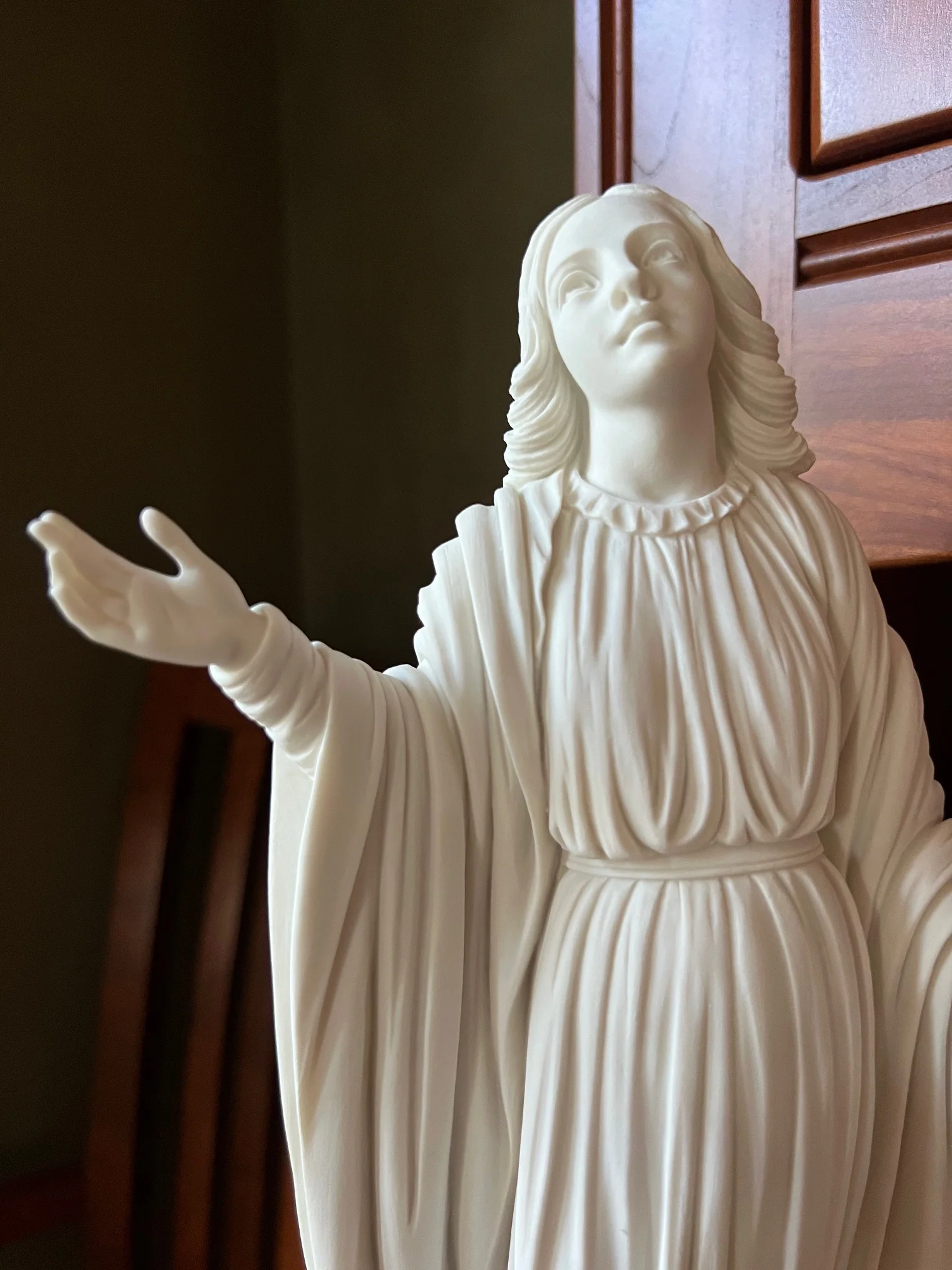 Miraculous Medal Virgin Mary Statue on Marble Base - Image 3