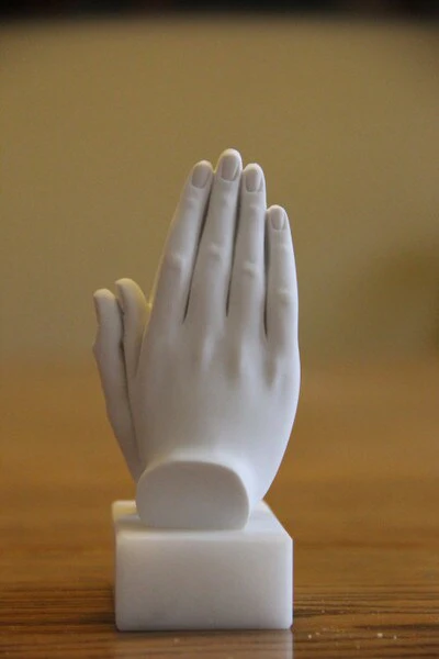 Praying Hands Marble Sculpture Small - Image 3