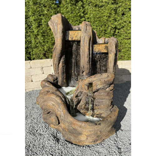 Twin Falls Log Fountain with Light