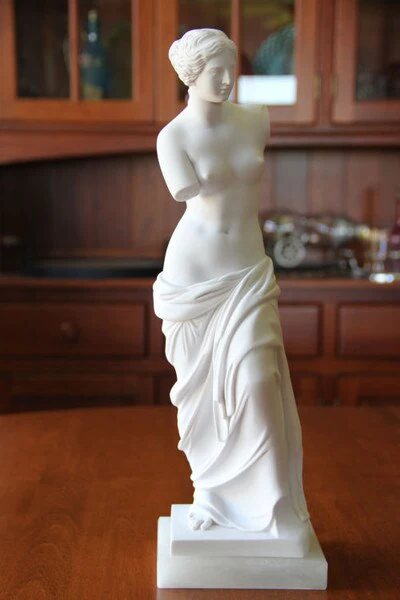 Venus de Milo – Aphrodite of Melos 15" High Marble Statue